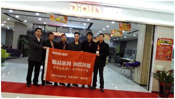 井灣子梅溪湖妖精网站免费观看徐總與潘總一行合影留影